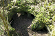 15. Kis-fennsík, Udvar-kő