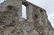Tari Lőrinc udvarházának romjai