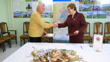 Együttműködési megállapodást kötött a Bükk-vidék Geopark és a Mária út Közhasznú Egyesület