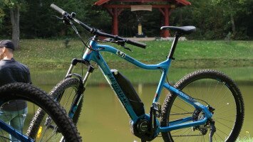 Próbálja ki az E-bike lehetőségeit hegyvidéki környezetben